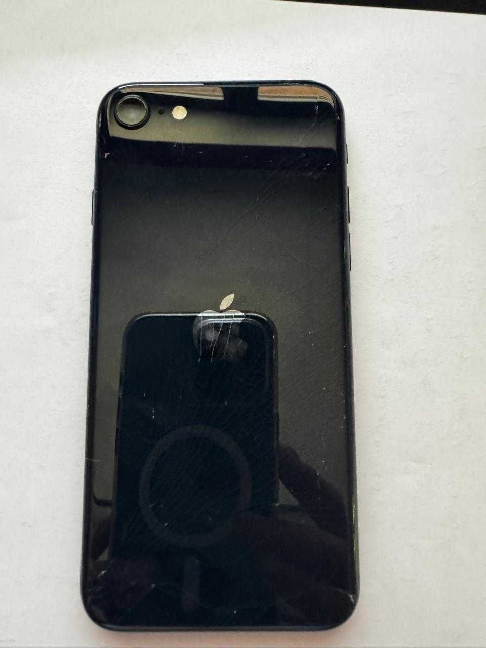 Iphone SE 2022 года