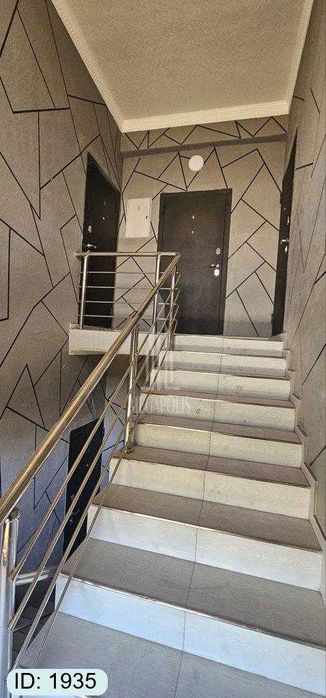 5 mikr jomiyda 3 xona yangfi remontli kvartira sotiladi №1935