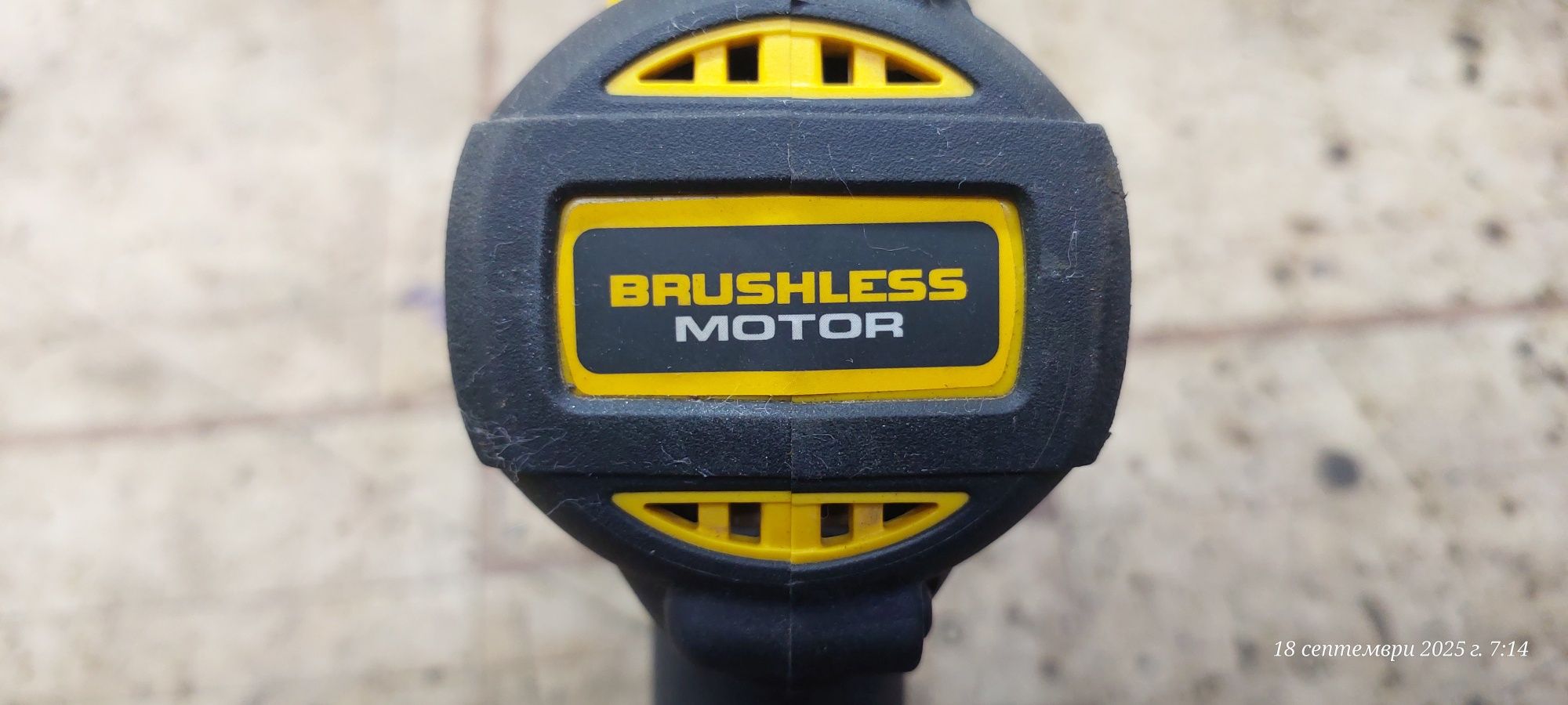 Винтоверт DeWalt DCD 796