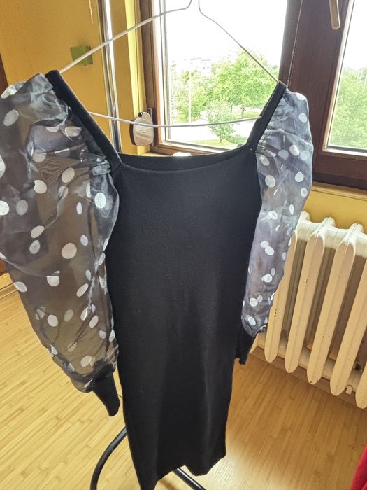 Есенно-зимна рокля с буфон ръкави