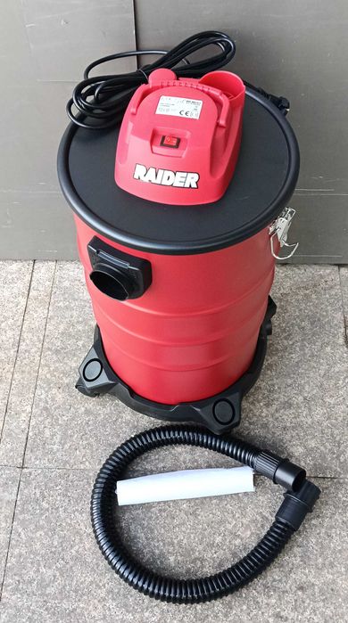090308	Прахосмукачка за пепел 1200W 30L RD-WC03