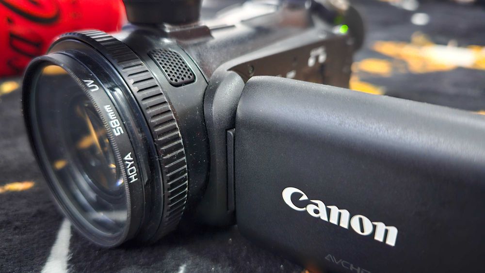 Camera video profesionala Canon XA10 64gb memorie