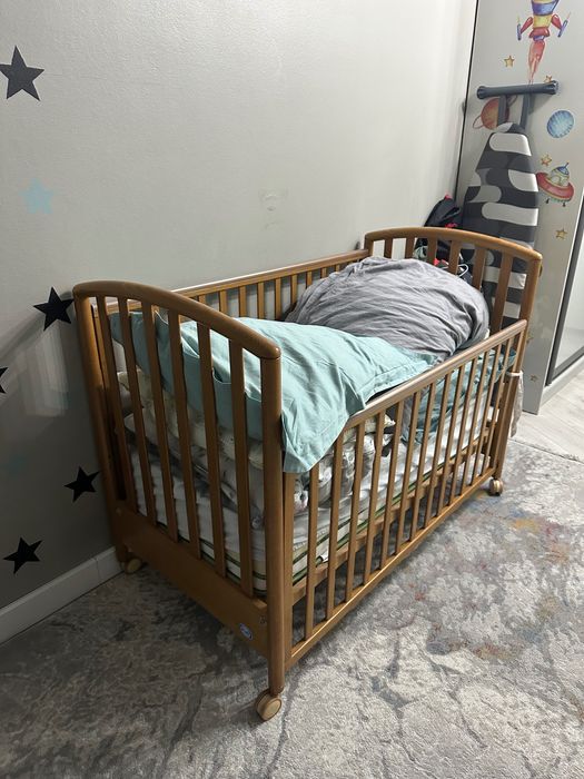 Манеж деревянная с матрасом , Италия