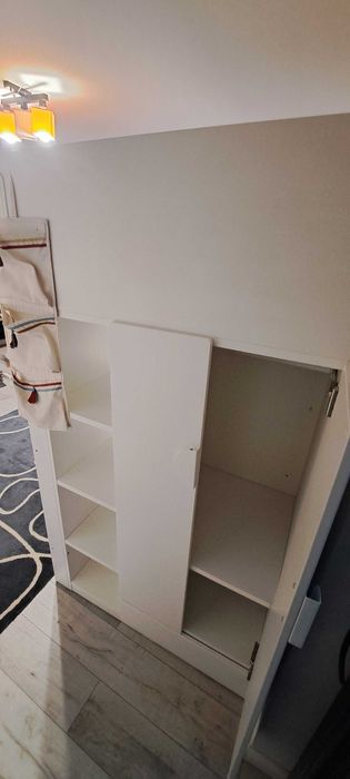 Pat supraetajat cu birou Ikea