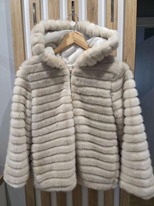 Дамско пухкаво палто