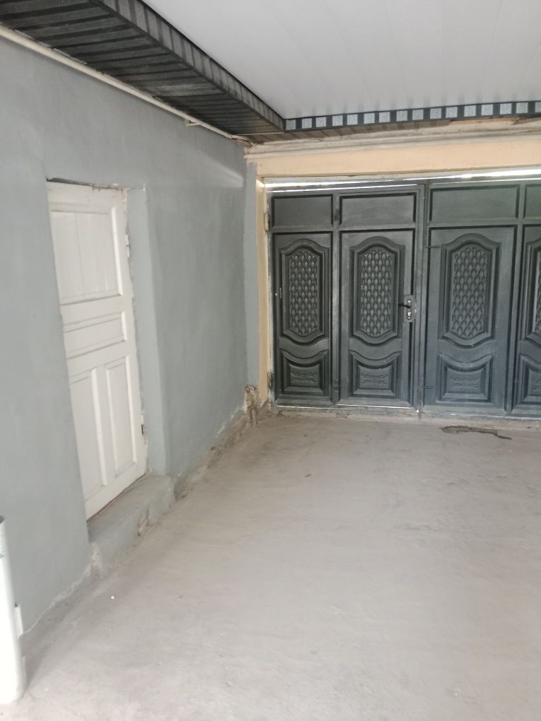 Hovli shahar markazidan Qarshi shahri Gulshan mahalla Gulzor ko'cha