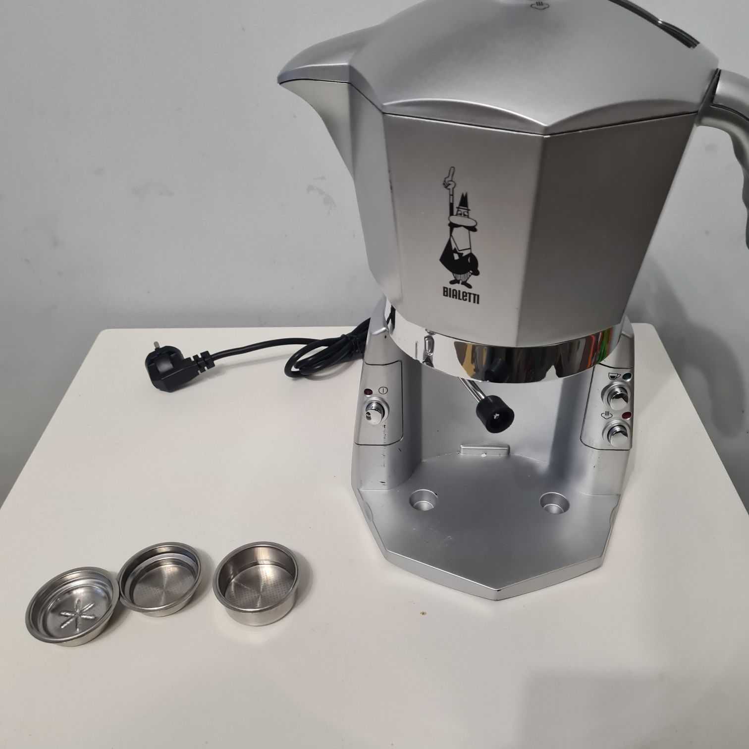 Кафемашина Bialetti Mokona 1250W, ЗА ЧАСТИ!