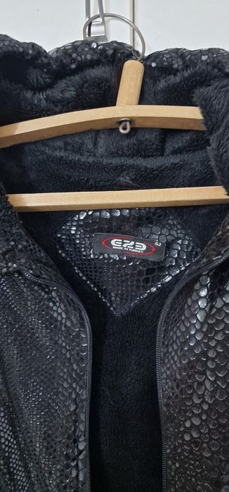 Куртка с капишоном