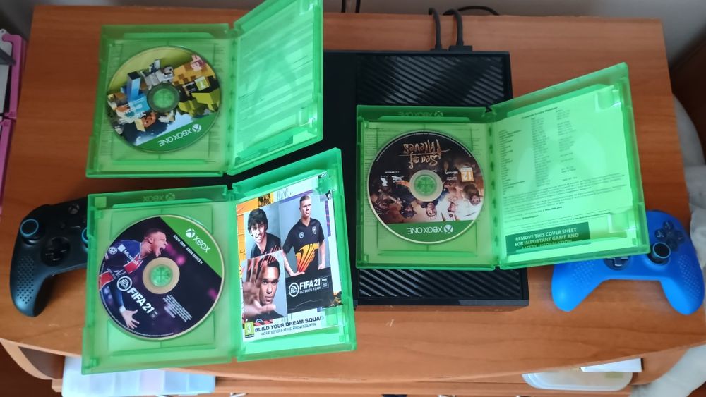 Xbox One 2TB + 2 manete + 3 jocuri