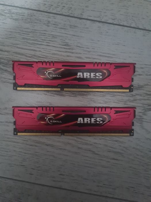 16 GB Ram (specificații ultima poza)