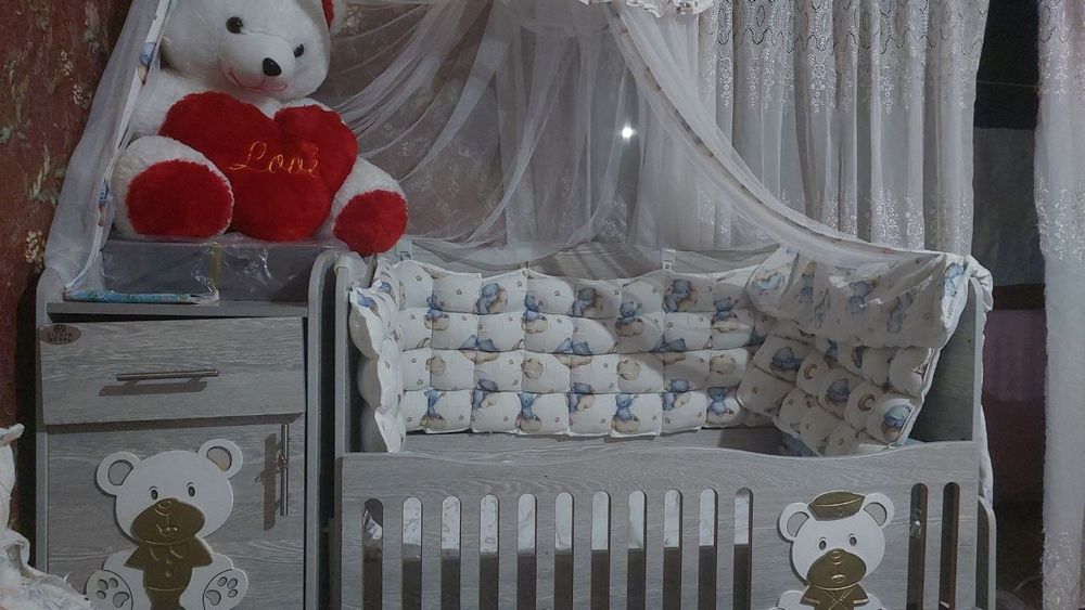 Продаётся детская кроватка в хорошем состоянии 
В набор в ходит матрас