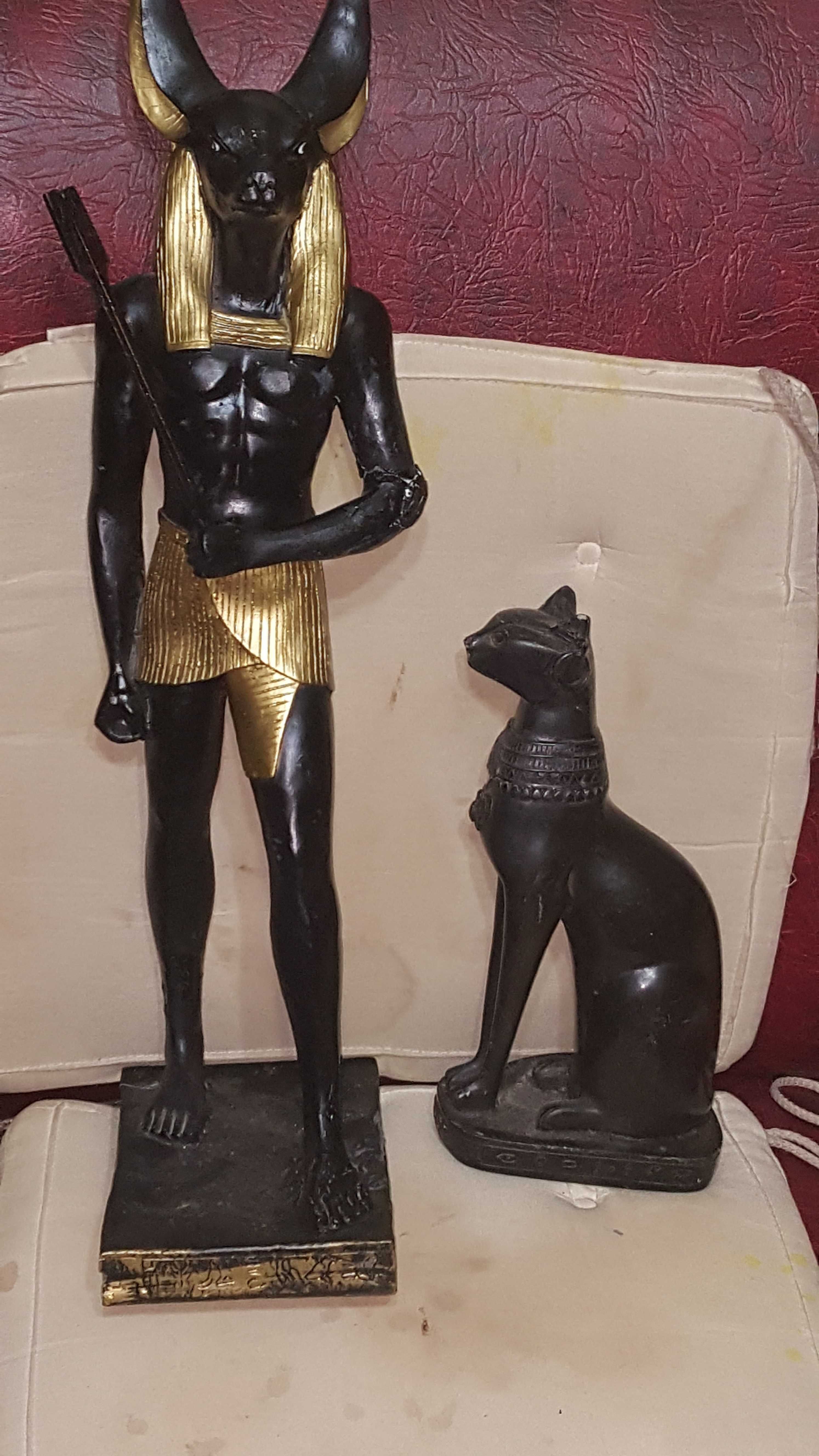 Doua Statuete Egiptene ce merita atentie , in Bucuresti !
