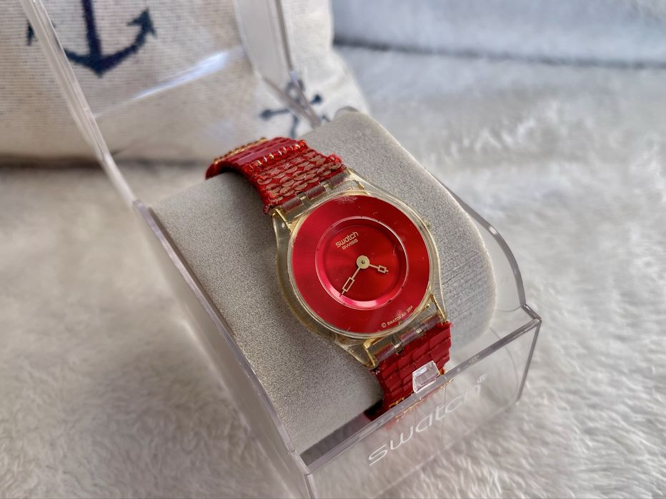 Часовник Swatch Skin Red Pearl (SFK300), 2004 г. Суоч