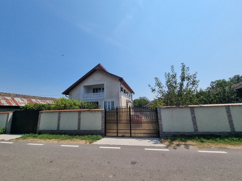 Casă (796mp) aproape de Dunăre