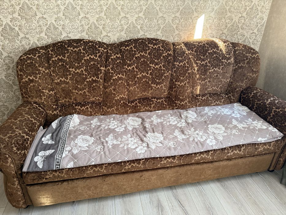 Продам срочно 2 дивана! Самовывоз!
