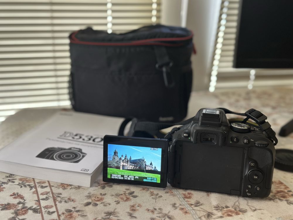 Фотоапарат Nikon D5300 + Memory Card + Чанта + Статив