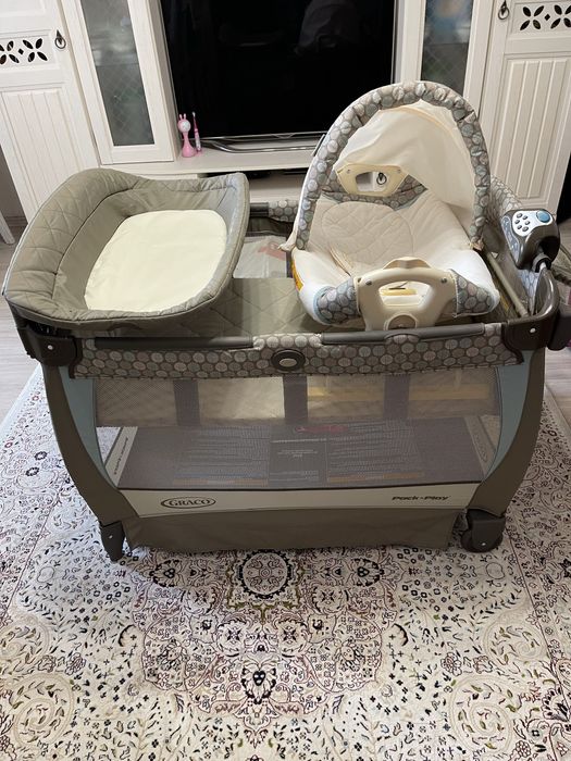 Продаю кроватку-манеж Graco.