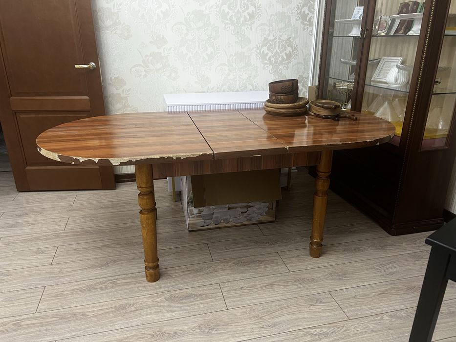 Продам срочно стол!