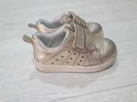 кроссовки(ботинки) на девочку 20 р-р vicco