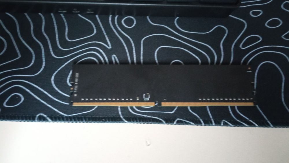 Продам или обменяю оперативную память ddr4 4гб  2133