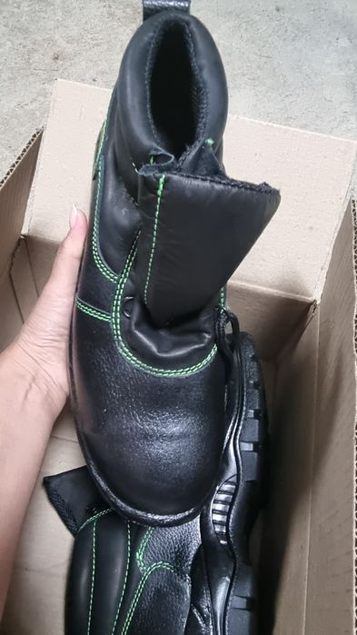 Продам обувь демисезонный