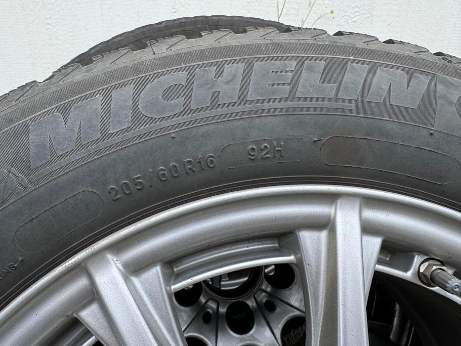 Cauciucuri de vânzare