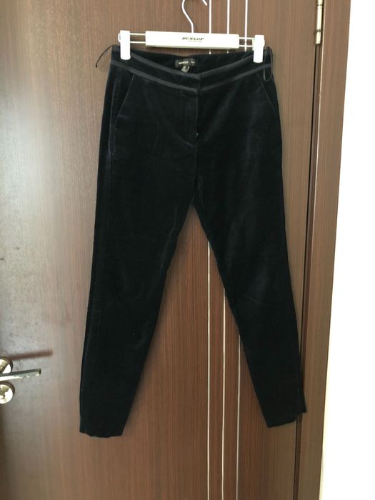 Панталон на марката MANGO