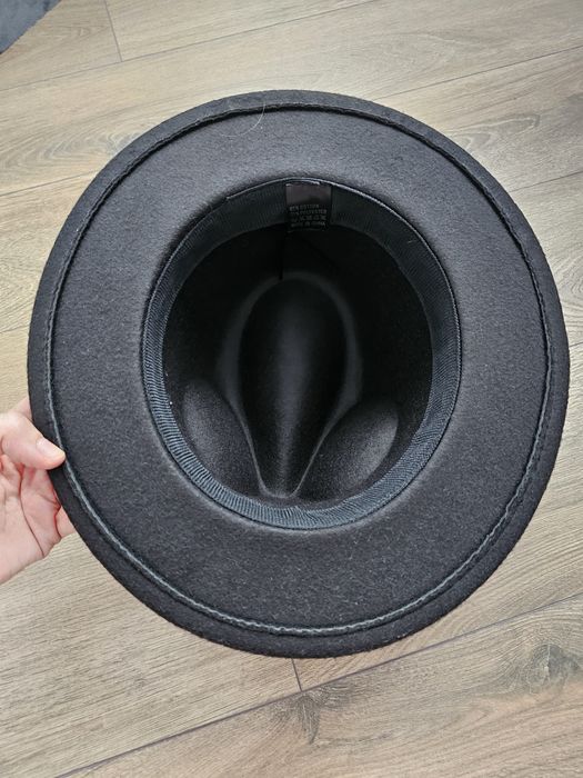 Pălării  măsura 52-54 cm.