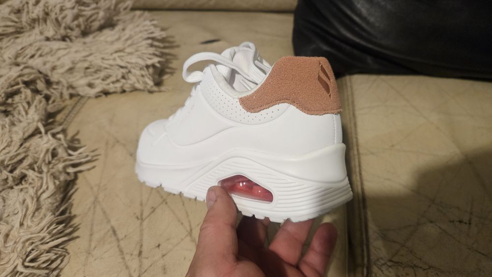 Маратонки Skechers нови