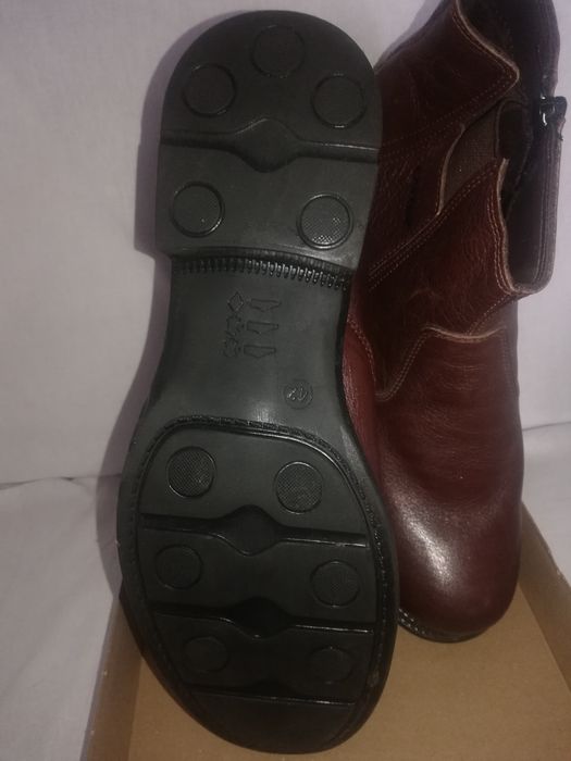 Ghete din piele naturala