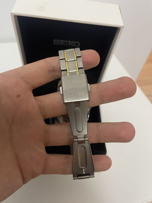 Vând Seiko Titanium SGG735P1