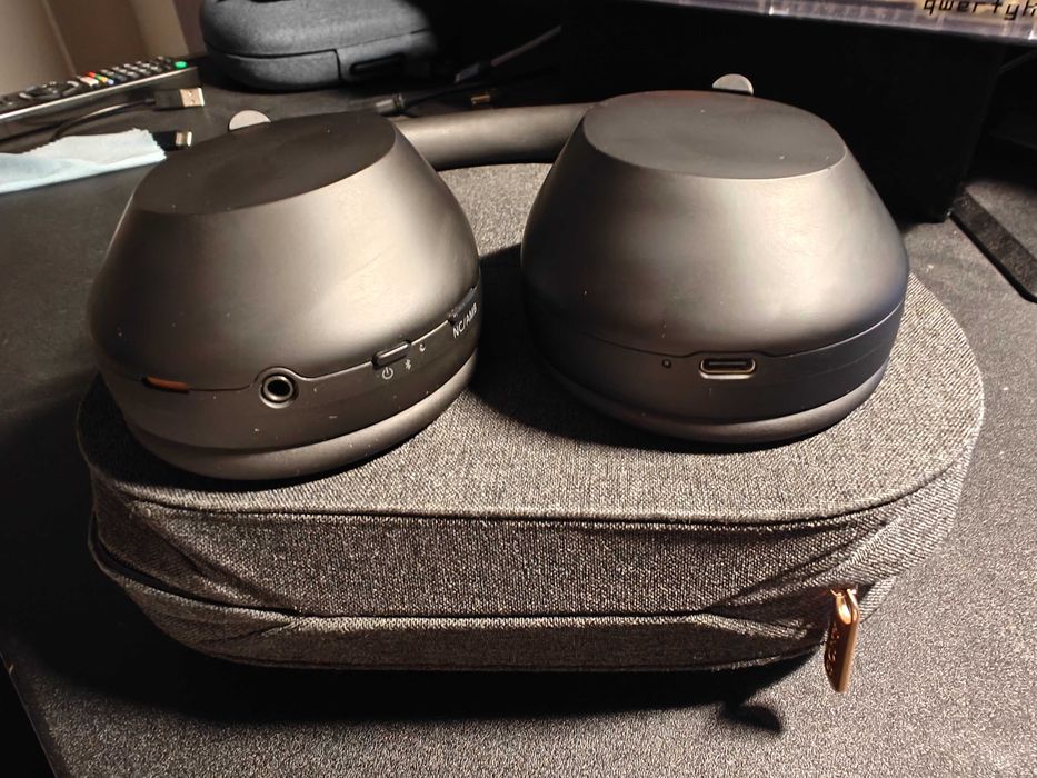 Vand Sony WH-1000XM5B