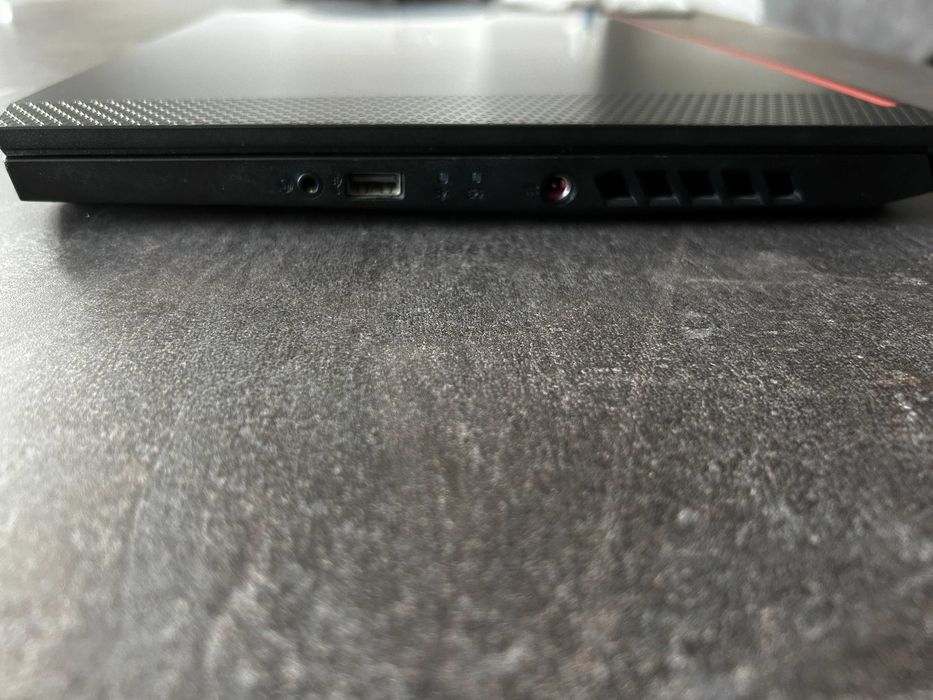 Acer Nitro 5 (AN515-54-54WF)