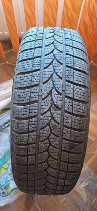 Vand ROTI BMW cu cauciucuri de iarna si capace 225/55/17