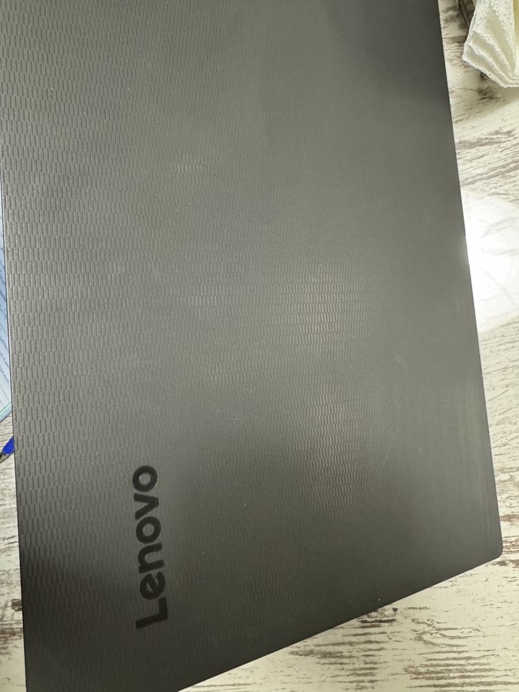 Лаптоп Lenovo