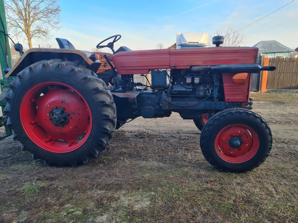 Tractor universal 650 M