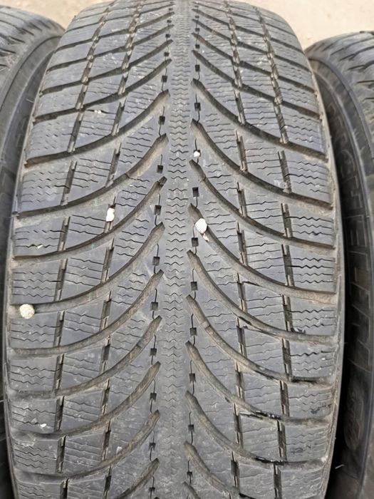 235/65/17  4 броя Michelin Latitude.Гумите са в много добро състояние,