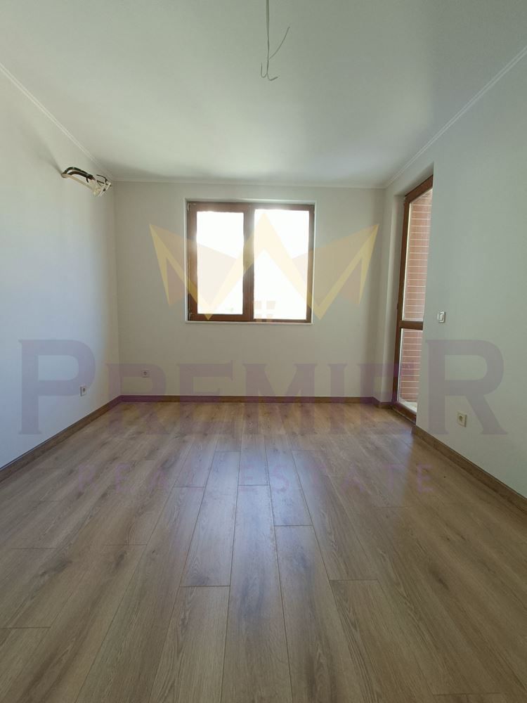 Продава се Двустаен апартамент в Варна, Виница - 74 кв.м за 1688 €/кв.м - Снимка #4