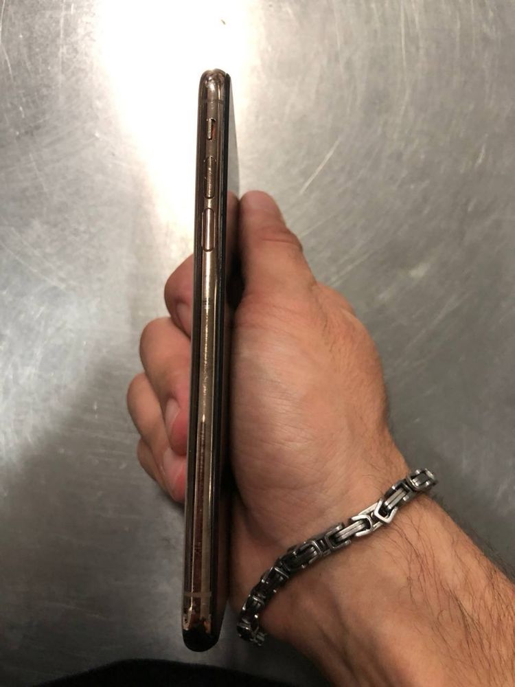 iPhone xs срочно!