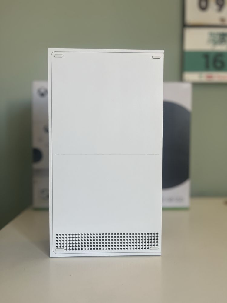 Xbox Series S 512 GB — като нов