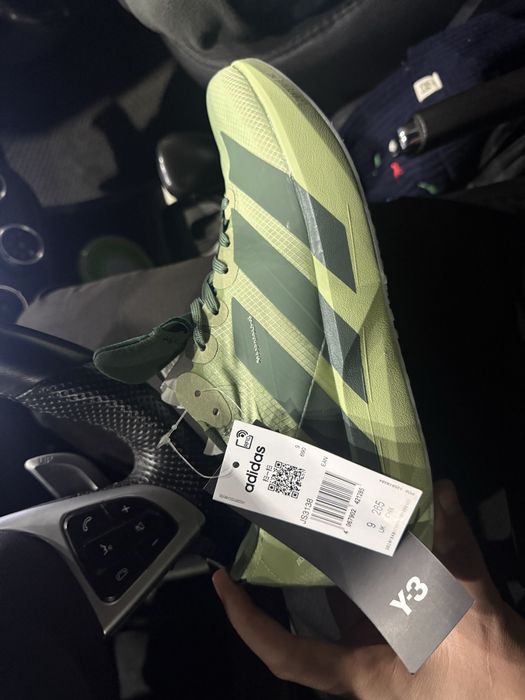 Кроссовки адидас