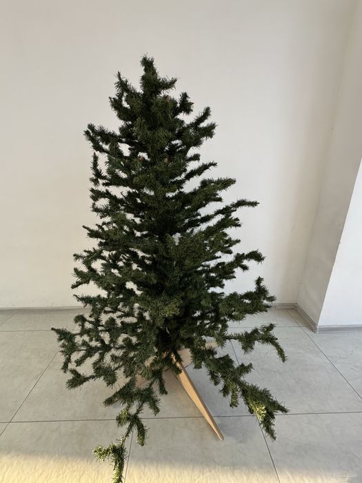 Продается Елка б/у