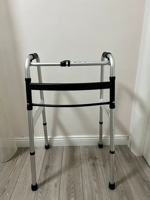 Cadru de mers , ajustabil