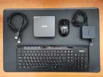 Мини компютър ASUS Chromebox CN62 с безжична мишка и клавиатура