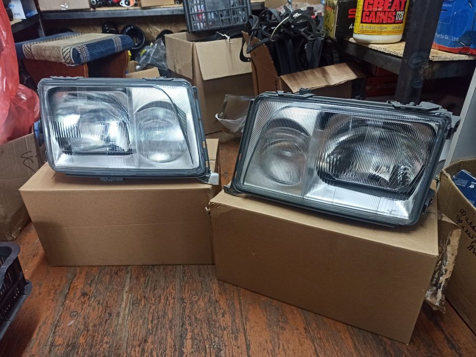 Продам Фары передний Мерседес W124