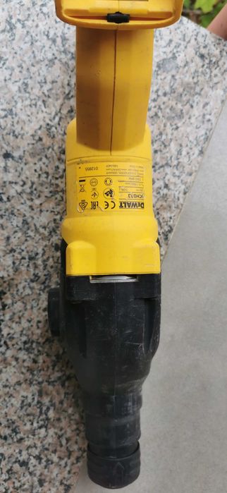Rotopercutor Dewalt DCH 033