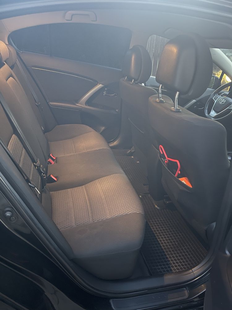 Toyota Avensis 2013