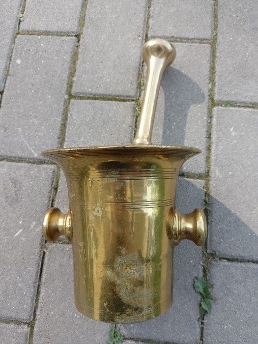Elegant mojar cu pistil din bronz de dimensiuni impresionante,piesa cu