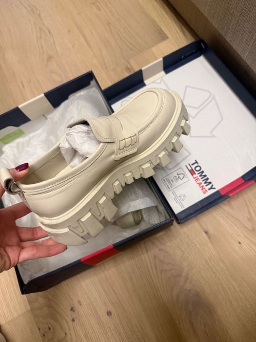 Лоуфъри бежов Tommy Hilfiger