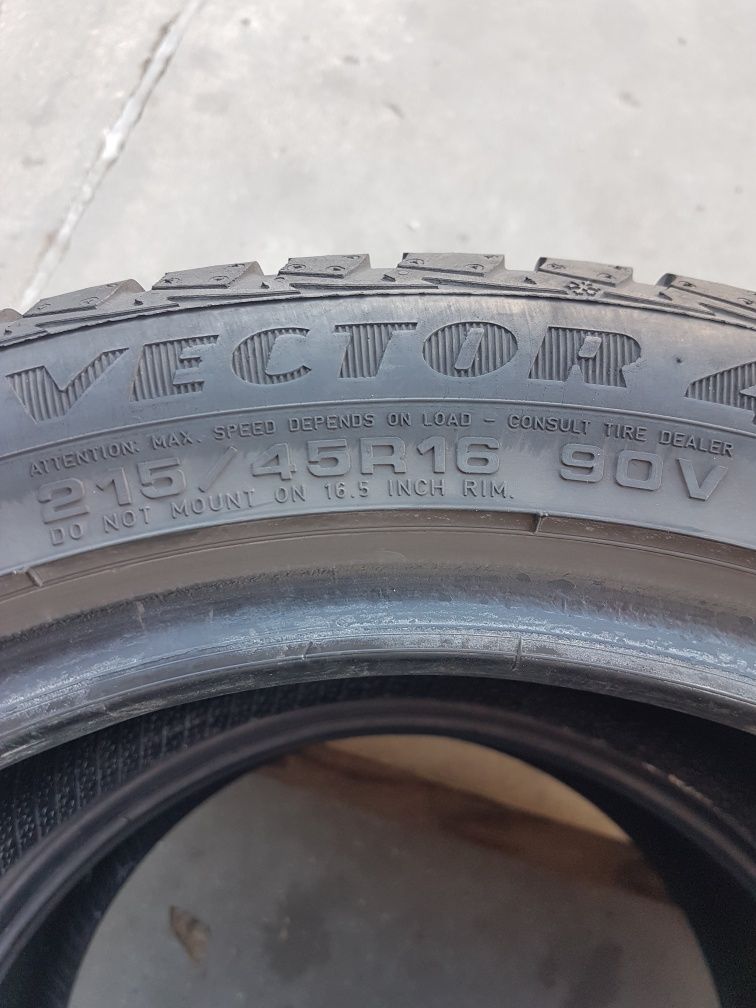 Всесезони гуми 2 броя GOODYEAR Vector 4 Season 215 45 R16 дот 0917